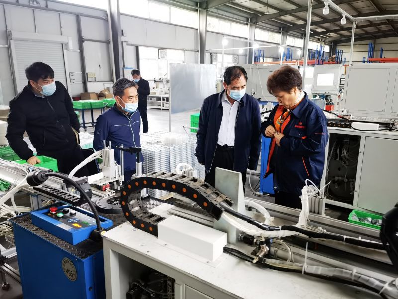 2022年4月14日安阳市工信局副局长闫宇宙一行到公司调研企业转型升级情况